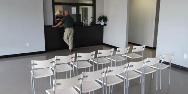 الداخل باللون البرتقالي