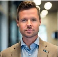 جيرالد لاكي